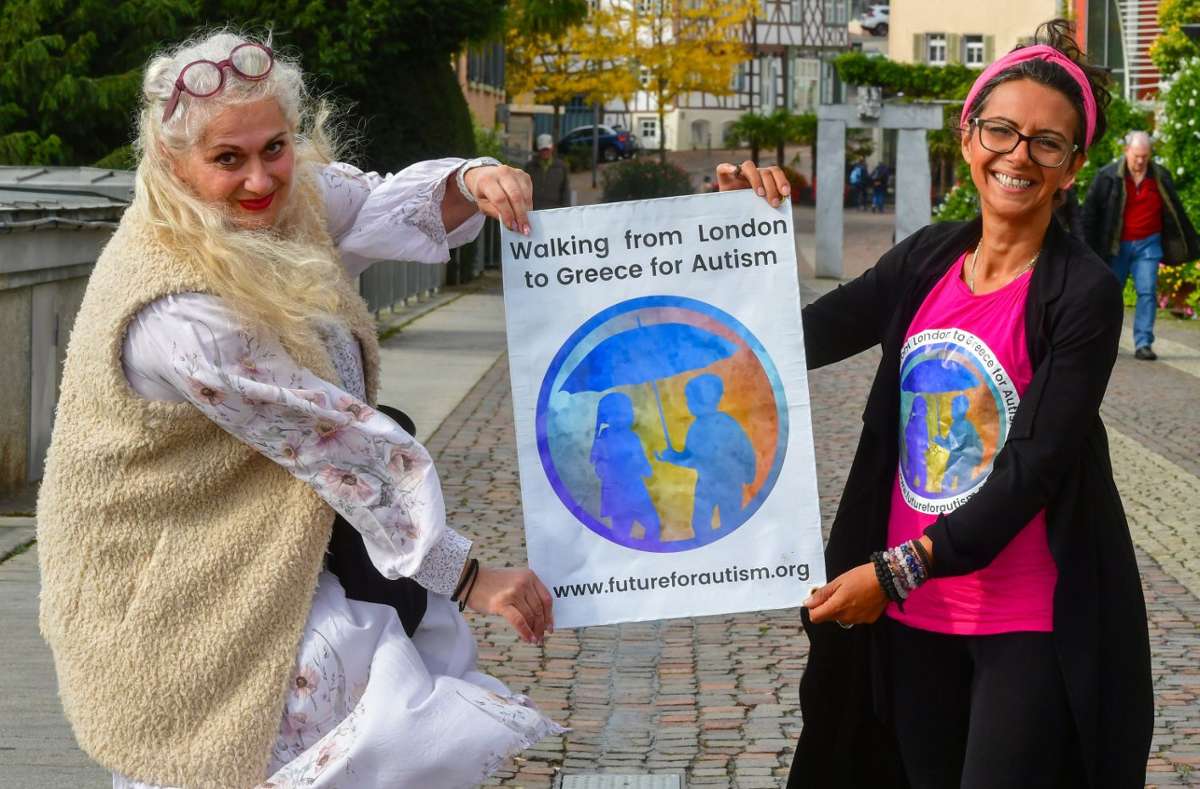 Katerina Mavromichali macht auf Autismus aufmerksam: Zu Fuß von London nach Souroti