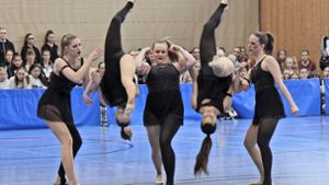 Eine eindrucksvolle Choreografie zeigt die Gruppe Gym-Motion vom TV Sersheim beim  Neckar-Enz-Cup. Foto: /David Dittrich