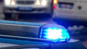 Korntal-Münchingen: Autofahrer flüchten nach Unfall auf B 10
