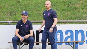 Das neue Trainer-Duo Dirk Prediger (rechts) und Martin Lanig hat den FSV Hollenbach seit der Winterpause aus der Abstiegszone und auf Platz sechs geführt. Foto: /Marc Schmerbeck