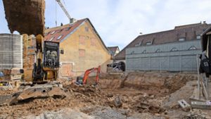 Die Grabungen auf dem Gelände nördlich der Kelter sind beendet, jetzt gehen die Bauarbeiten für ein Wohngebäude weiter. Foto: /Oliver Bürkle