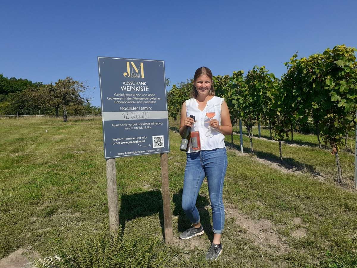 21-Jährige lädt dazu ein, ihre eigenen Weine zu probieren: Jungwengerterin präsentiert ihre Weine
