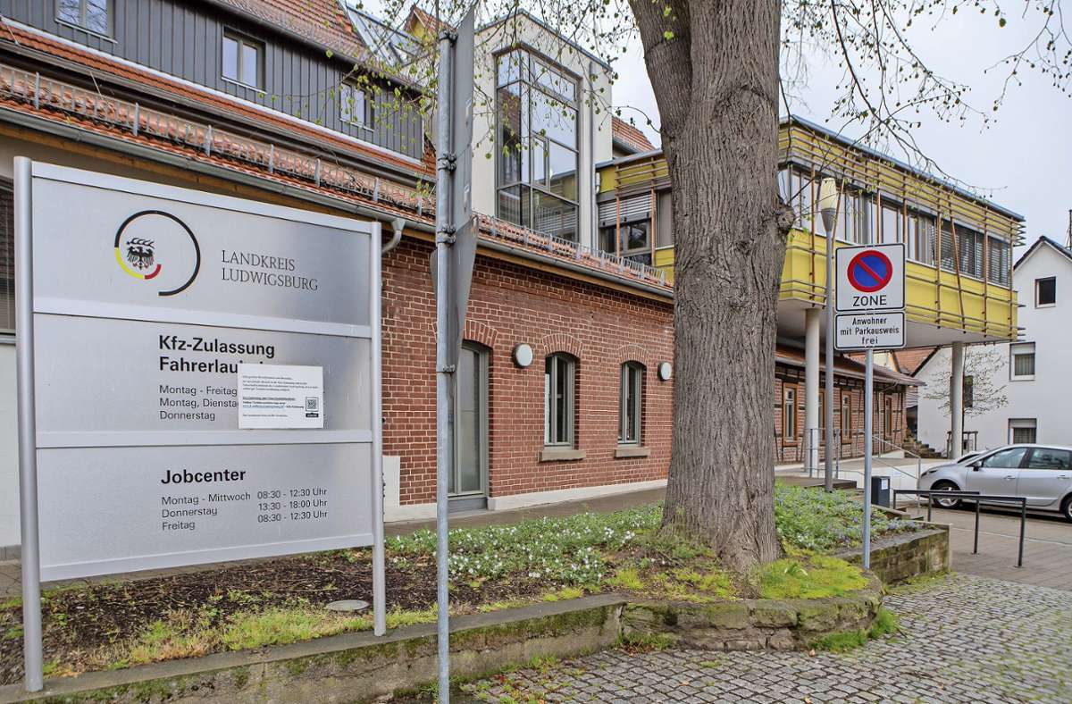 Außenstelle Besigheim: Security-Mitarbeiter verwehrt Zugang zur Zulassungsstelle