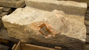 Ein Stück einer römischen Wasserleitung des Gutshofs „Weilerlen“ im Depot des Bietigheimer Stadtmuseums – zu schwer, um in der Dauerausstellung gezeigt werden zu können.