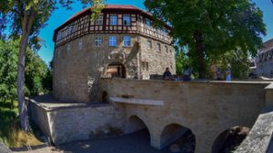 Die Restaurierung des Sachsenheimer Wasserschlosses hat 12,5 Millionen Euro gekostet. Jetzt zieht nach vier Jahren Bauzeit endlich wieder ein Teil der Verwaltung in das Wahrzeichen der Stadt ein.⇥