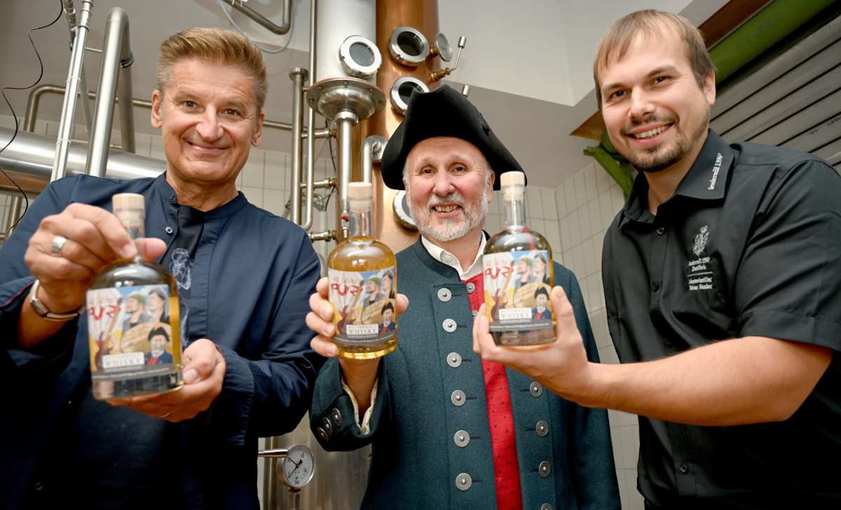 Die Gruppe Pur und die Fessler-Mühle haben etwas Hochprozentiges kreiert: Zum Jubiläum gibt’s Whisky Pur