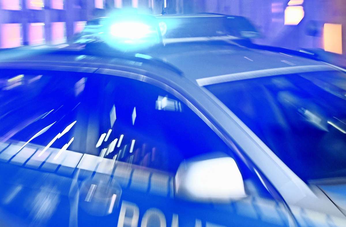 Ludwigsburg: Jugendliche attackieren Männer – Polizei sucht Zeugen