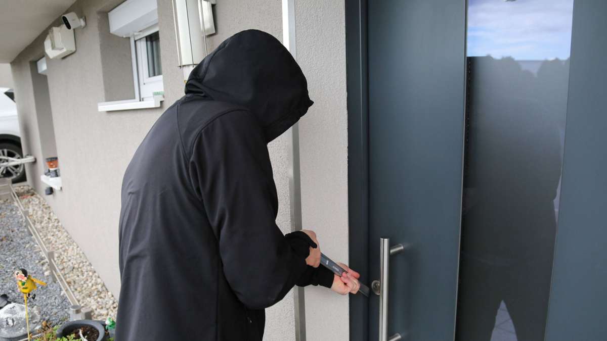 Polizeieinsatz in Ditzingen: Bewohner überrascht Einbrecher