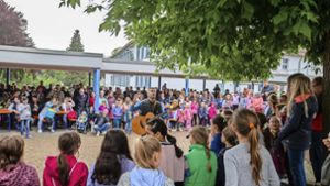 Nicht nur die ganze Schule sondern der ganze Ort feierte am Freitagnachmittag  die Einweihung des Schulcampus in Löchgau Foto: /Oliver Bürkle