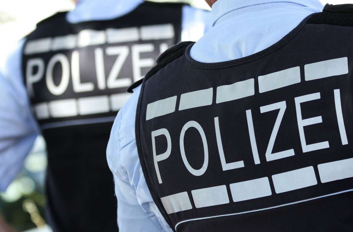 Festnahme in Remseck: Mann pöbelt  am Neckarstrand