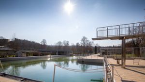Das Freibad wird für Besucher teurer – aber das Becken wird dafür  auf 23 Grad beheizt werden. Foto: /Oliver Bürkle