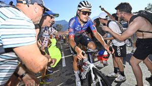 Der Vaihinger Radprofi Alexander Krieger vom Team Alpecin-Deceuninck kommt nach der zwölften Etappe der Tour de France   in Alpe d’Huez an. Foto: Imago/Panoramic International/Nico Vereecken