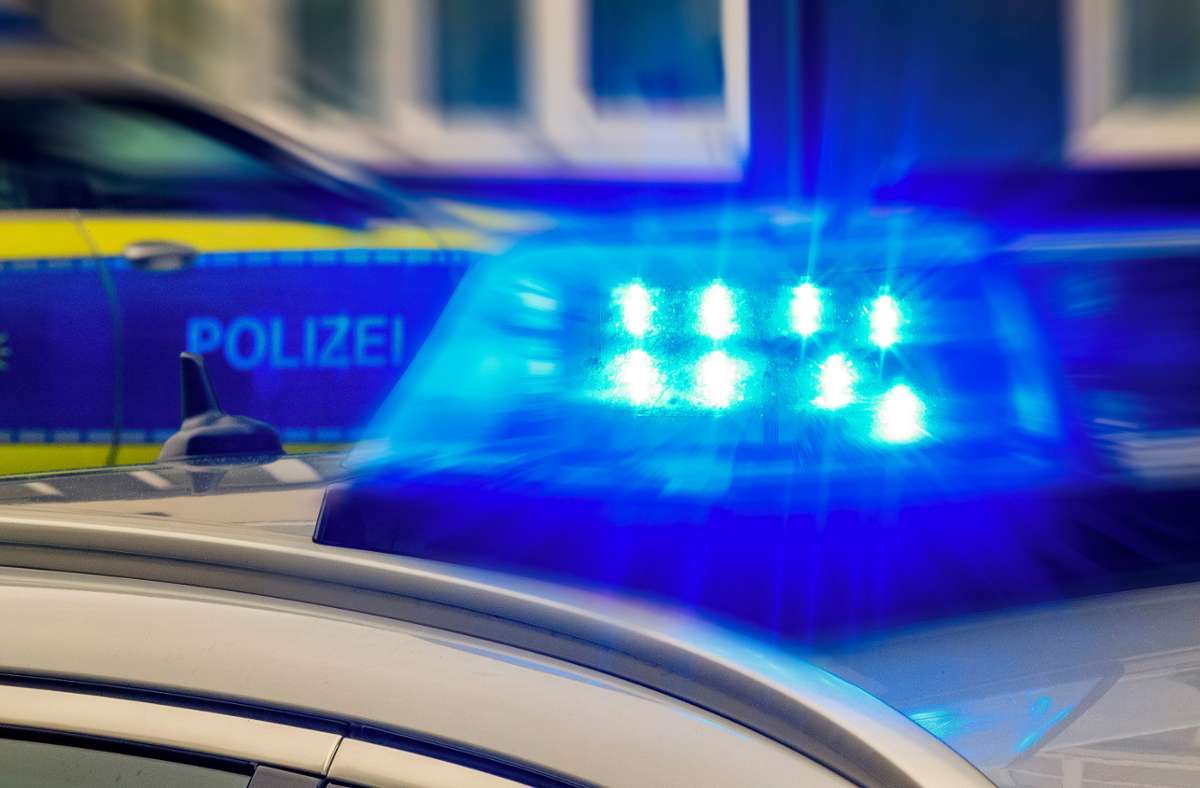 Ein Toter bei einem Verkehrsunfall zwischen Vaihingen und Oberriexingen: Unfall: Fahrer stirbt