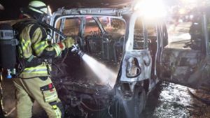 Mehrere Verletzte bei Gerlingen: Auto fängt auf der Autobahn Feuer