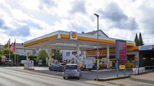 Die Shell-Tankstelle in Bönnigheim wurde am Donnerstagabend überfallen. Foto: /Oliver Bürkle