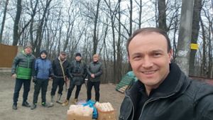 Der ungarische Pfarrer Péter Szeghljánik sorgt dafür, dass zwei Mal pro Woche Hilfsgüter aus der ukrainischen Grenzregion Transkarpatien nach Kiew kommen. ⇥ Foto: GAW