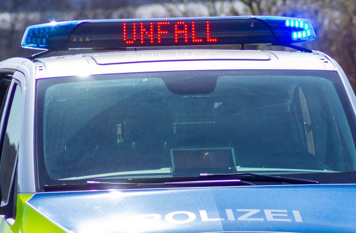 Autobahn 81 bei Ludwigsburg: Unfall wegen medizinischer Ursache – Reanimation