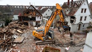Das ehemalige Möbelhaus Staudt wird abgerissen.⇥