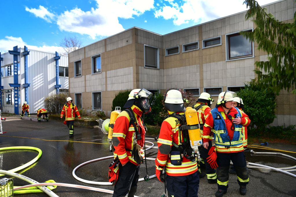 Feuerwehreinsatz in Bönnigheim: Umgefallene Kerzen setzen Wohnung in Brand