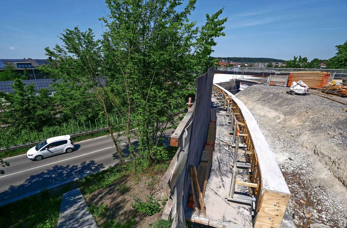 Marode Straßenbrücke in Korntal: Weitere Verzögerung: Freie Fahrt erst im Dezember