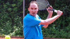 Der Vorsitzende Michael Fißler und die Mitglieder des TK Bietigheim dürfen ab Montag wieder auf die Tennisplätze. ⇥