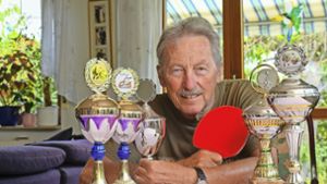 Die Arbeit für den Tischtennisverein geht dem 74-jährigen Gerhard Leibbrandt nicht aus: Er kümmert sich um den Spielbetrieb, die Mannschaftsaufstellungen, Terminlisten und vieles mehr. Foto: /Martin Kalb