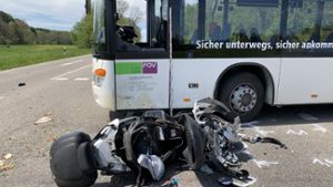 Am Sonntag nahm ein Busfahrer einem Motorradfahrer die Vorfahrt. Es kam zum Zusammenstoß.⇥ Foto: SDMG/Schulz