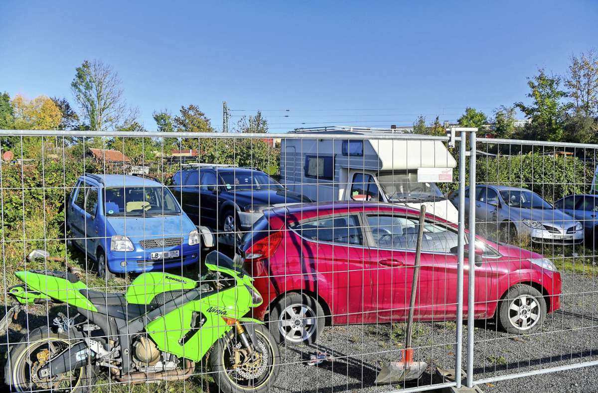 Sachsenheimer Ordnungsamt: Viel Aufwand für abgestellte   Autos ohne Zulassung