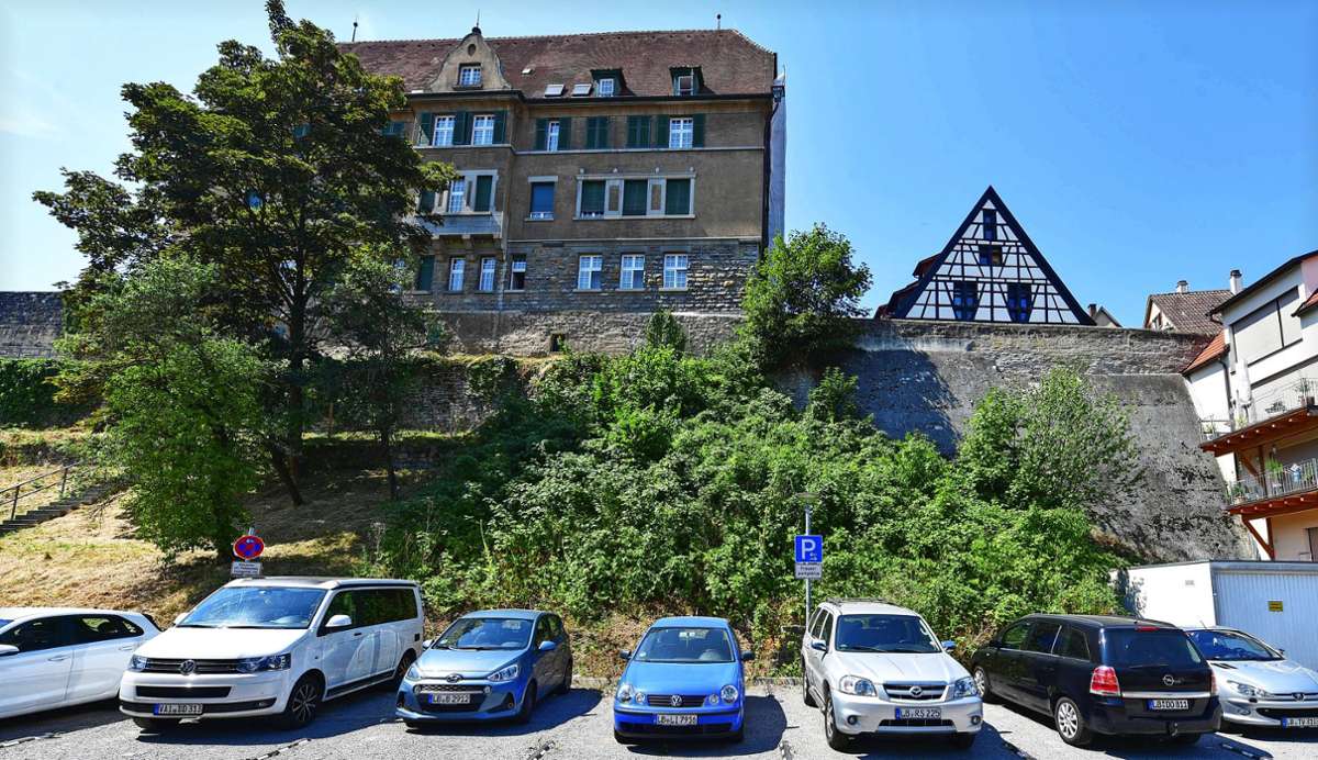 In der Altstadt von Besigheim: Aufzugsturm hoch zur Schlossgasse