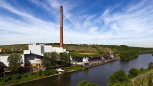 Die EnBW will an ihrem Standort des Kohlekraftwerks in Walheim eine Verbrennungsanlage für Klärschlamm errichten.⇥ Foto: Pangerl Helmut