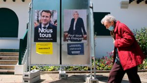 Im ersten Wahlgang um das Präsidentenamt haben sich Emmanuel Macron und Marine Le Pen für die Stichwahl qualifiziert. ⇥ Foto: Bob Edme