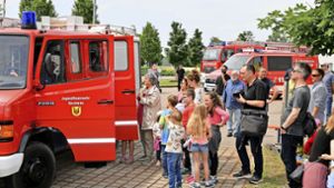 Rundfahrten mit dem Feuerwehrauto warenbei den jüngeren Besuchern sehr beliebt. Foto: /Martin Kalb
