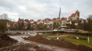 Der Enzpark und die neue Fußgängerbrücke sollen nach den Worten von Bürgermeister Steffen Bühler im Sommer 2021 fertig werden. ⇥