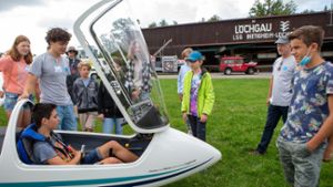 Die Kinder, die beim Sommerferienprogramm der LSG Löchgau mitmachten, durften nicht nur im Cockpit Platz nehmen, sondern auch eine Runde mit dem Fluglehrer drehen. ⇥ Foto: Oliver Bürkle