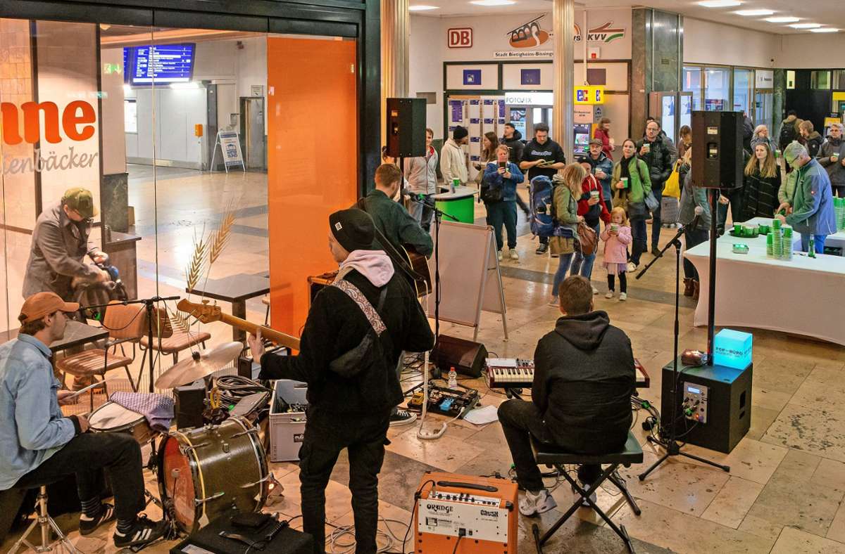 Bietigheim-Bissingen: Bahnhofskonzert gut frequentiert