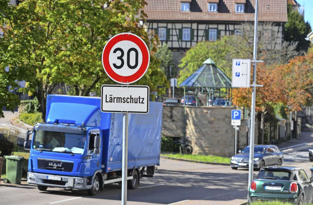 Lärmschutz und Verkehrssicherheit in Sachsenheim: Grünes Licht für weitere 30er-Zonen