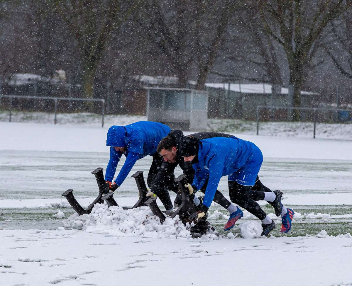 Fußball SGV Freiberg: Zum Auftakt viel Spaß im Schnee