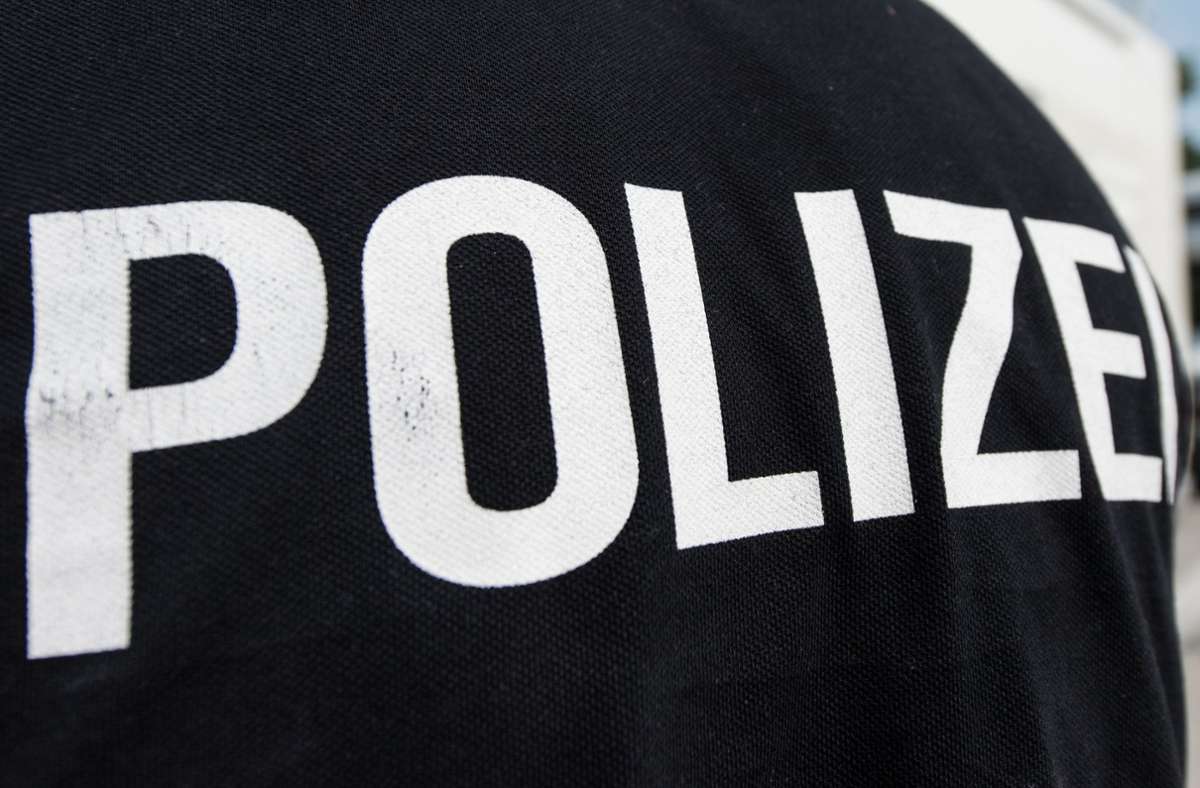Vorfall in Marbach am Neckar: Paar geht nach Ehe-Streit auf Polizisten los