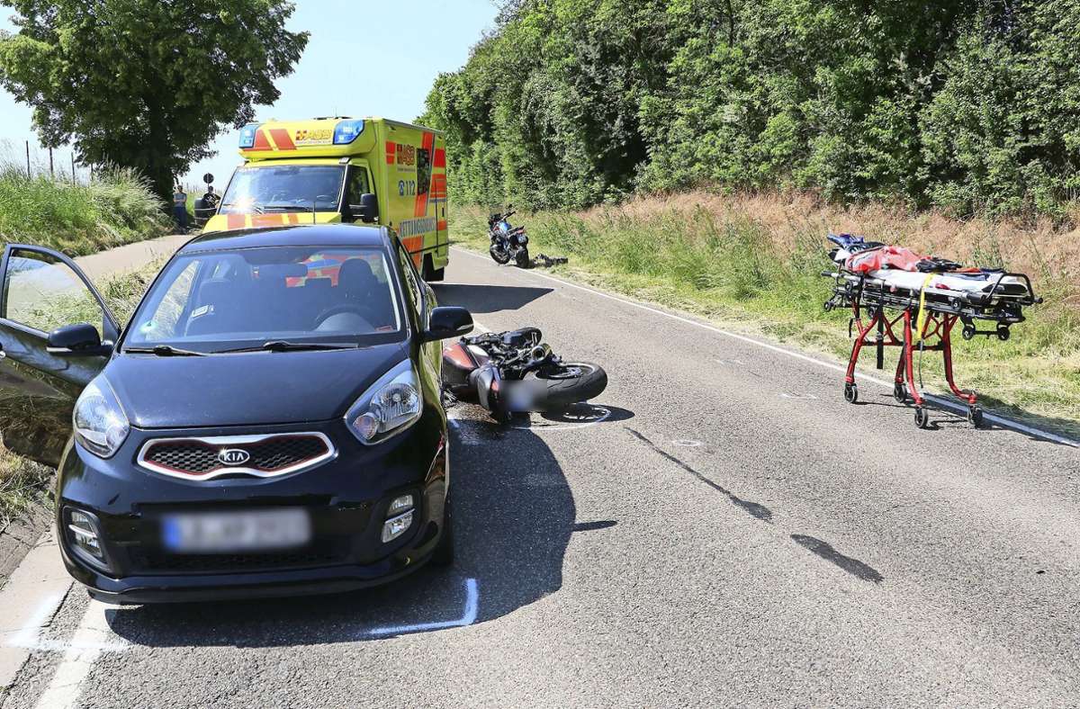 Bietigheim-Bissingen: Motorradfahrer lebensgefährlich verletzt