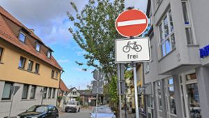Seit Anfang September gilt eine Einbahnstraßenregelung in der Brunnenstraße. Foto: /Martin Kalb