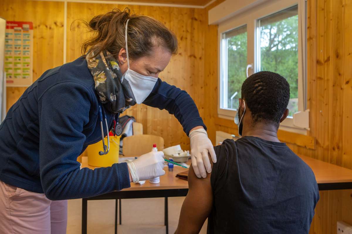 26 Bewohner und drei Ehrenamtliche geimpft: Impfungen in der Geisinger Straße