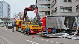 Ludwigsburg: Verkehrsunfall auf B27 – Bergung abgeschlossen