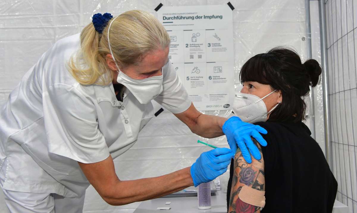 Corona-Bekämpfung im Kreis Ludwigsburg: Mehr Impfstoff und 300 000 Masken