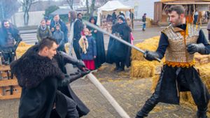 Auch Showkämpfe mit dem Schwert wird es beim Mittelalter-Spektakel wieder geben. Foto: MARTIN KALB