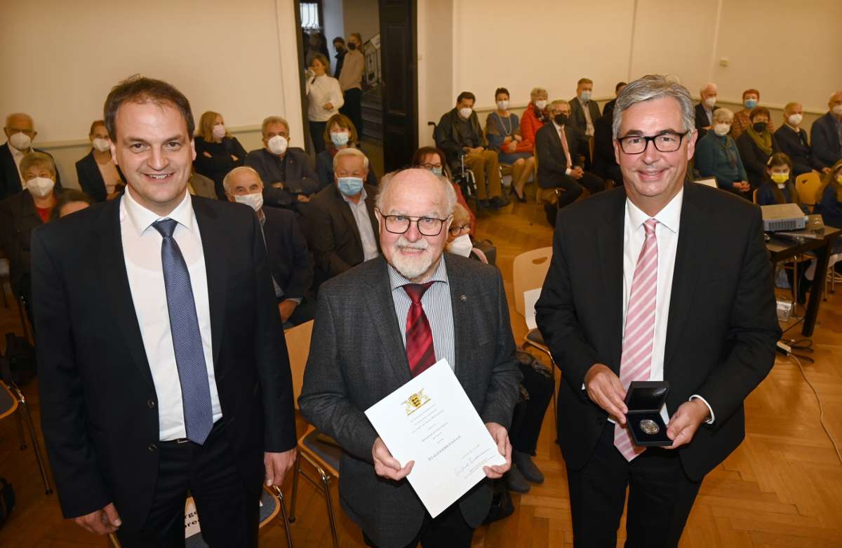 Staufermedaille fürs Ehrenamt: Ministerpräsident ehrt Kurt Sartorius