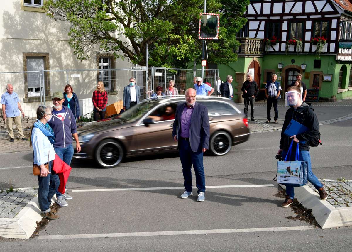 Erligheim auf der Suche nach sicheren Fußgängerquerungen: Wünsche und Ideen werden notiert