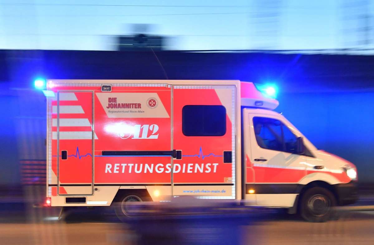 Unfall in Bietigheim-Bissingen: Motorrad prallt auf Fahrschulauto