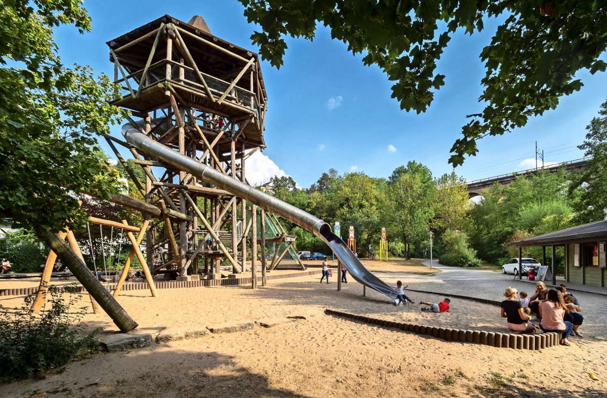 Kult-Spielturm ist abgerissen: Wehmut in Bietigheim-Bissingen: Der Abenteuerturm ist weg