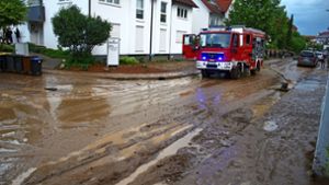 Unwetter-Folgen im Kreis Ludwigsburg: Schlammmassen  verlangen nach fleißigen Händen