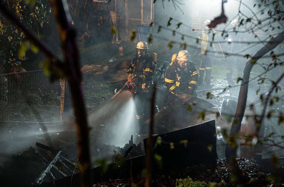Vaihingen an der Enz: Scheune brennt komplett nieder – Polizei ermittelt